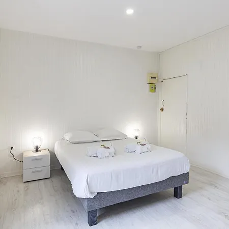 Refait A Neuf Avec Parking Apartament Laval (Mayenne)